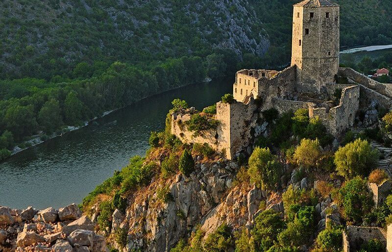 1645787185-putuj-bosnom-i-hercegovinom-stari-grad-pocitelj